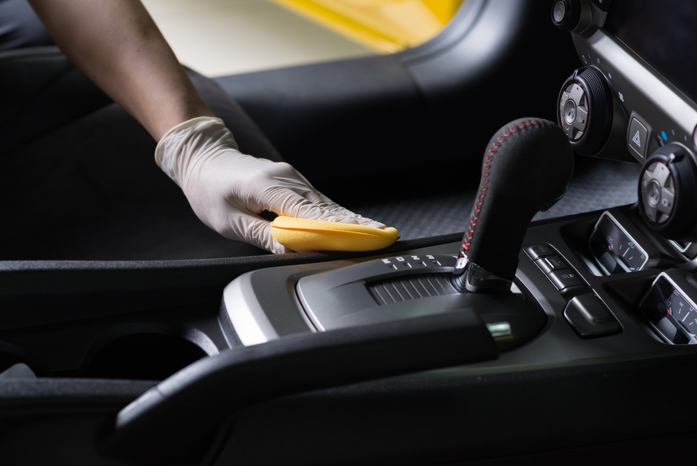 Nettoyage professionnel d'une voiture à domicile